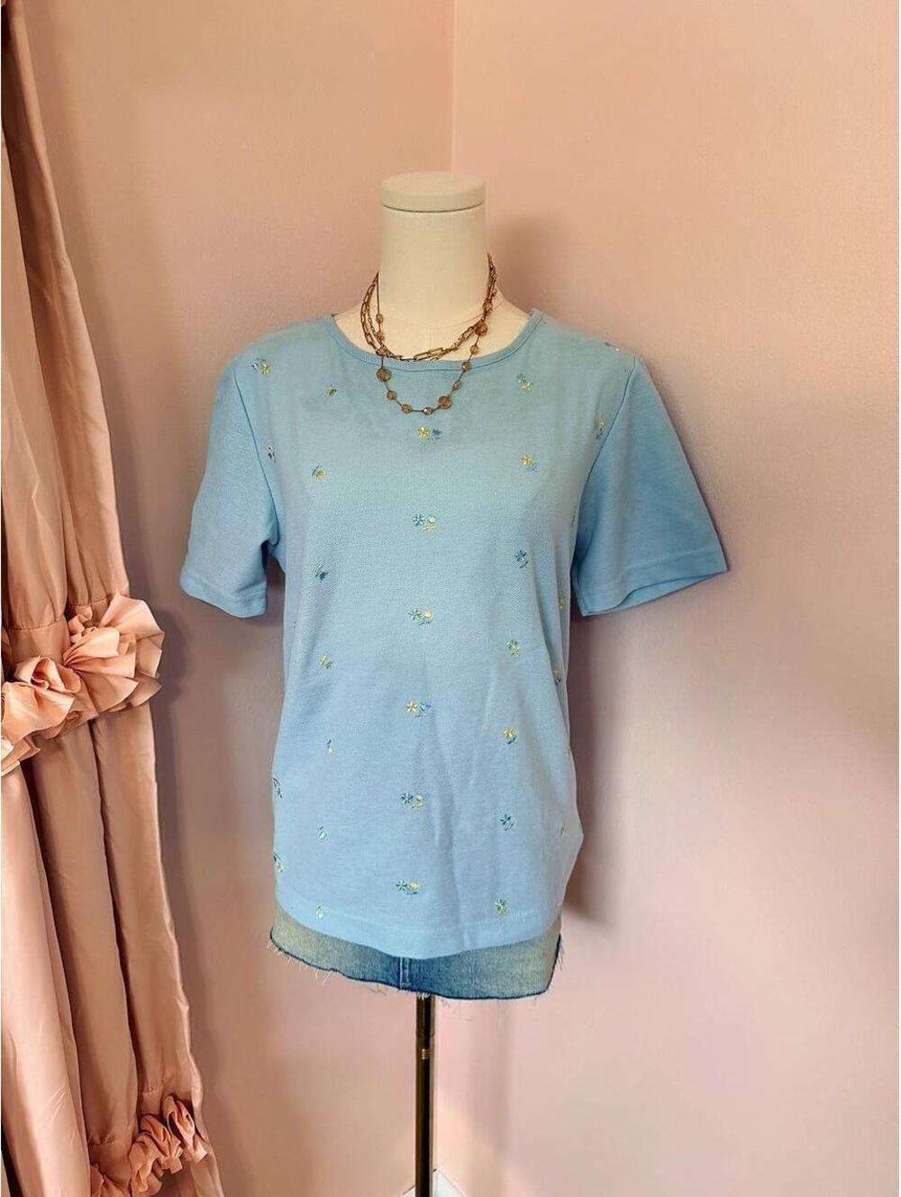 Vintage Cricket Lane Baby Blue Embroidered Floral Tee | Size Small